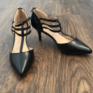 NIB JG Brand strappy black heels!